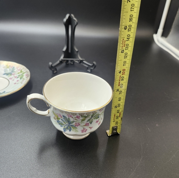 Queen Anne Bone China Tea cup and saucer - Picture 12 of 12